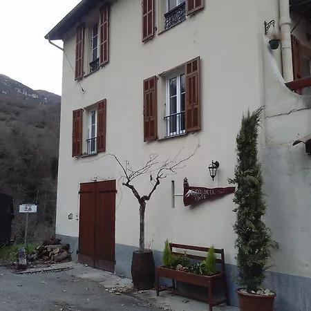 Apartment Le De La Tinee